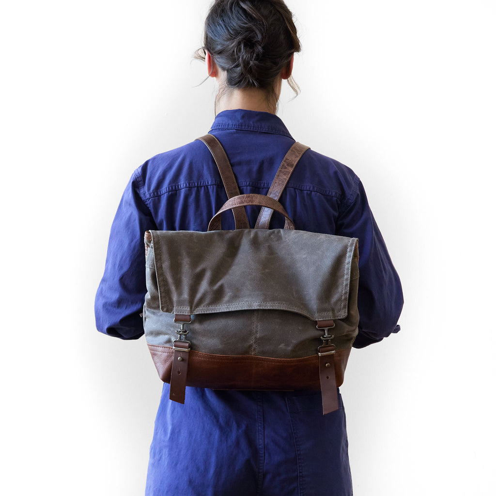 1909 size medium in dark oak canvas and fuentes base