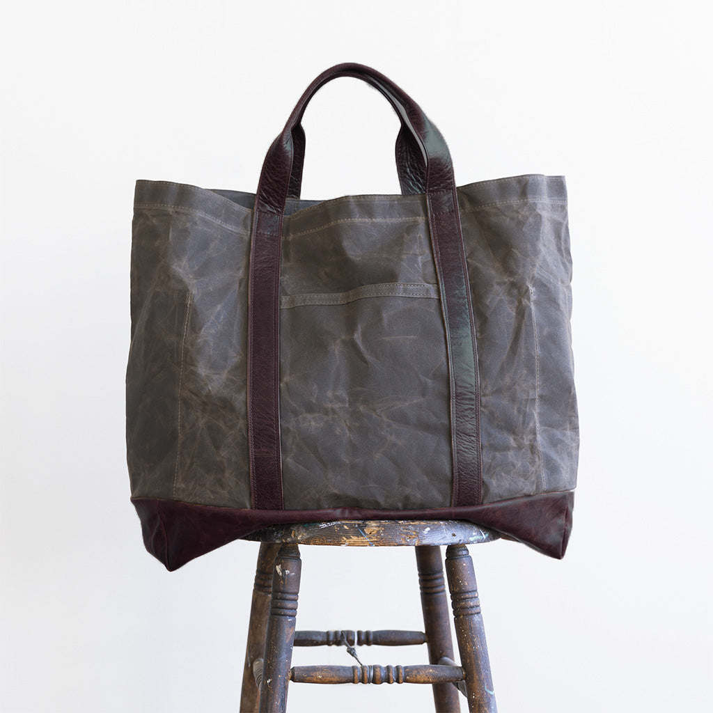 boat tote in dark oak waxed canvas + pure earth base