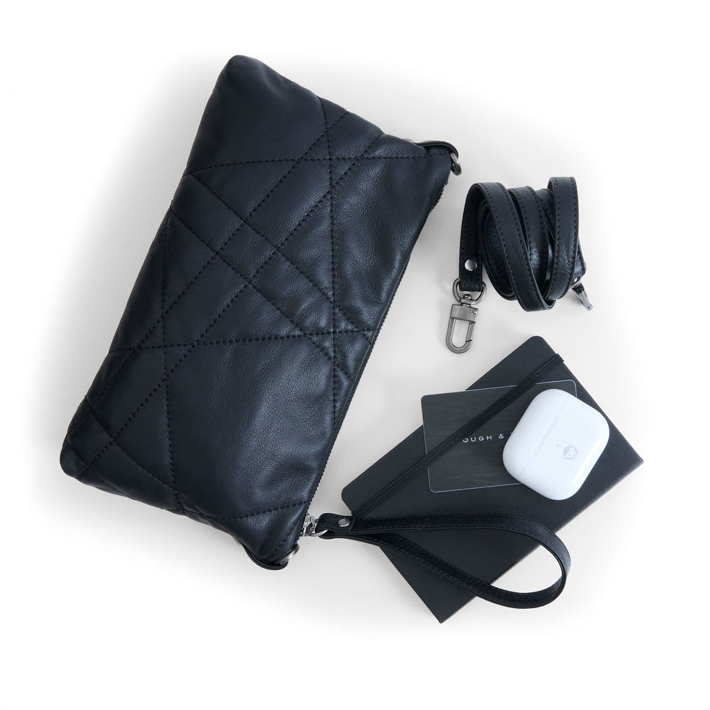 pinched bottom traveler in quilted pashi black