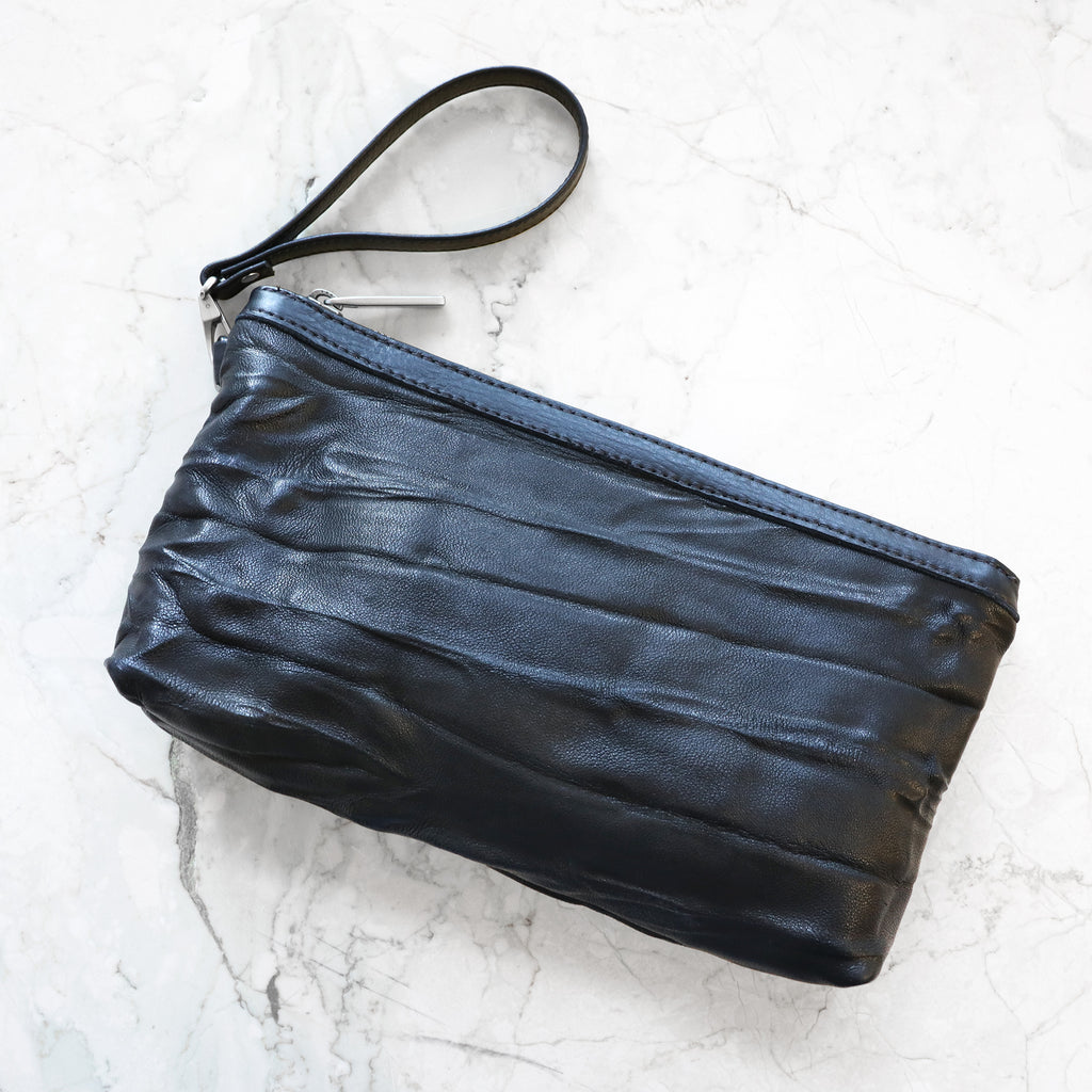 zip pouch large in milano black