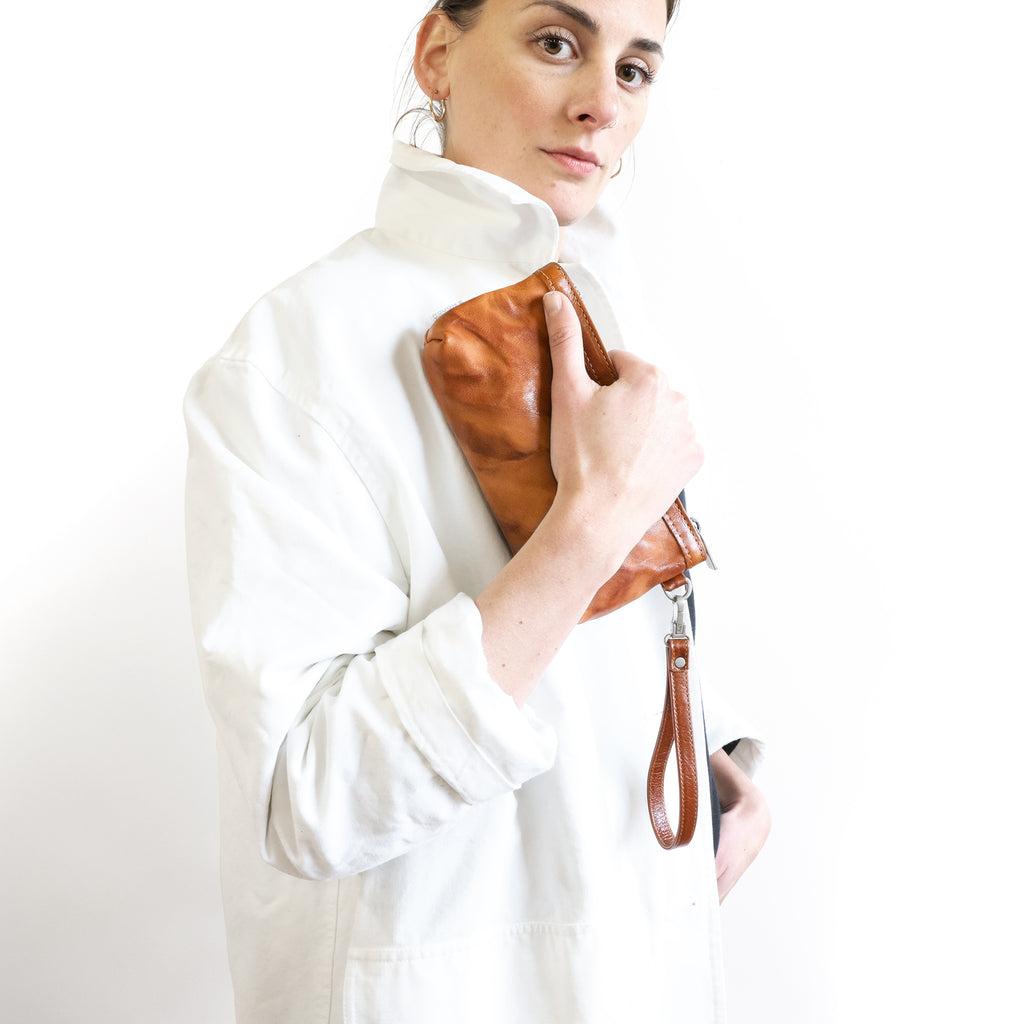 zip pouch with top stripe medium in rodeo saddle and saddle