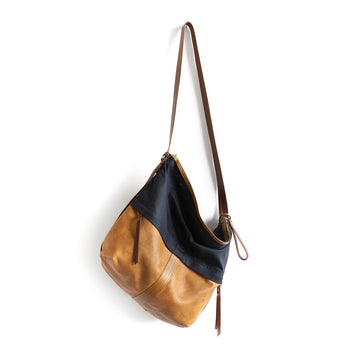 CDZ407 | Alicia | Wisconsin | City Safari Double Zip - XL<br>(substitute: nonadjustable strap)