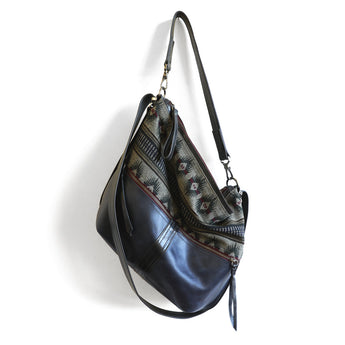 CDZ561 | Chris | Washington | City Safari Double Zip - Medium