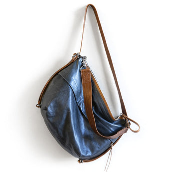 DFL188 | Deborah | Massachusetts | Single Zip Duffel - Medium