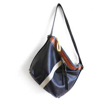 VTG613 | Desiree | Colorado | Vintage Hobo Double Zip - Medium