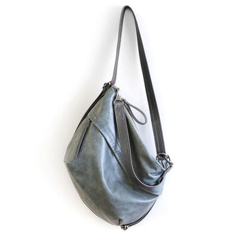 DFL203 | Jennifer | Pennsylvania | Single Zip Duffel - Medium