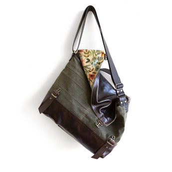 LBB031 | Kristin | California | 1909 Messenger Bag