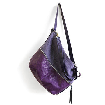 CSZ323 | Laura | California | City Safari Single Zip - Large
