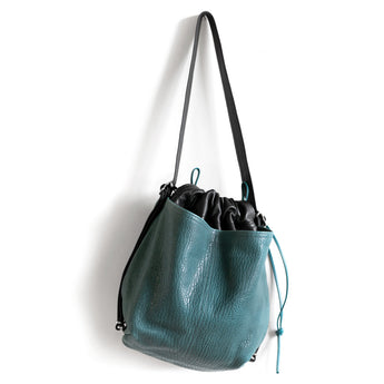 TRN323 | Laura | California | Train Pack - Medium