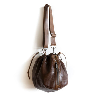 BOR011 | Laura | Tennessee | Borough Double Zip (custom strap request)