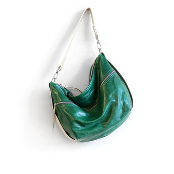 DFL076 | Mary Ann | Single Zip Duffel - Medium