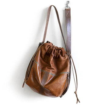 TRN042 | Melanie | New York | Train Pack Double Zip - Medium