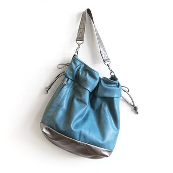 VZC011 | Michele | Vertical Zip Cinch - Medium