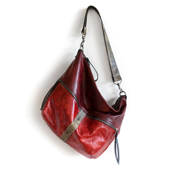CDZ381 | Pari | California | City Safari Double Zip - Large (substitute clip-on strap)