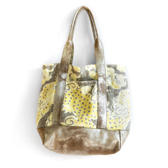 ASH003 | Robin | Delaware | <em>New</em> Cape Tote