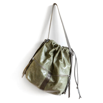 TRN148 | Tracey | California | Train Pack Double Zip - Large