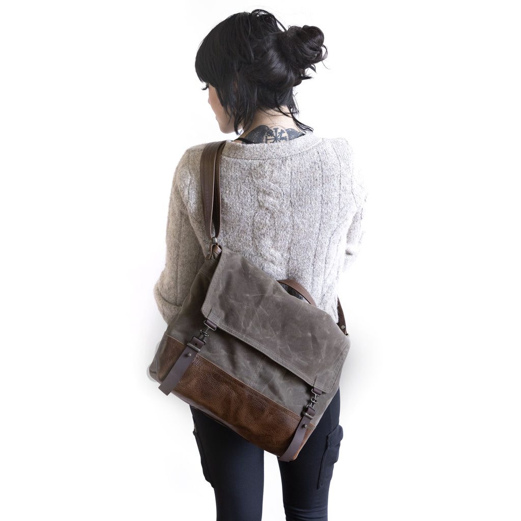 1909 large in dark oak canvas and brown butter base 