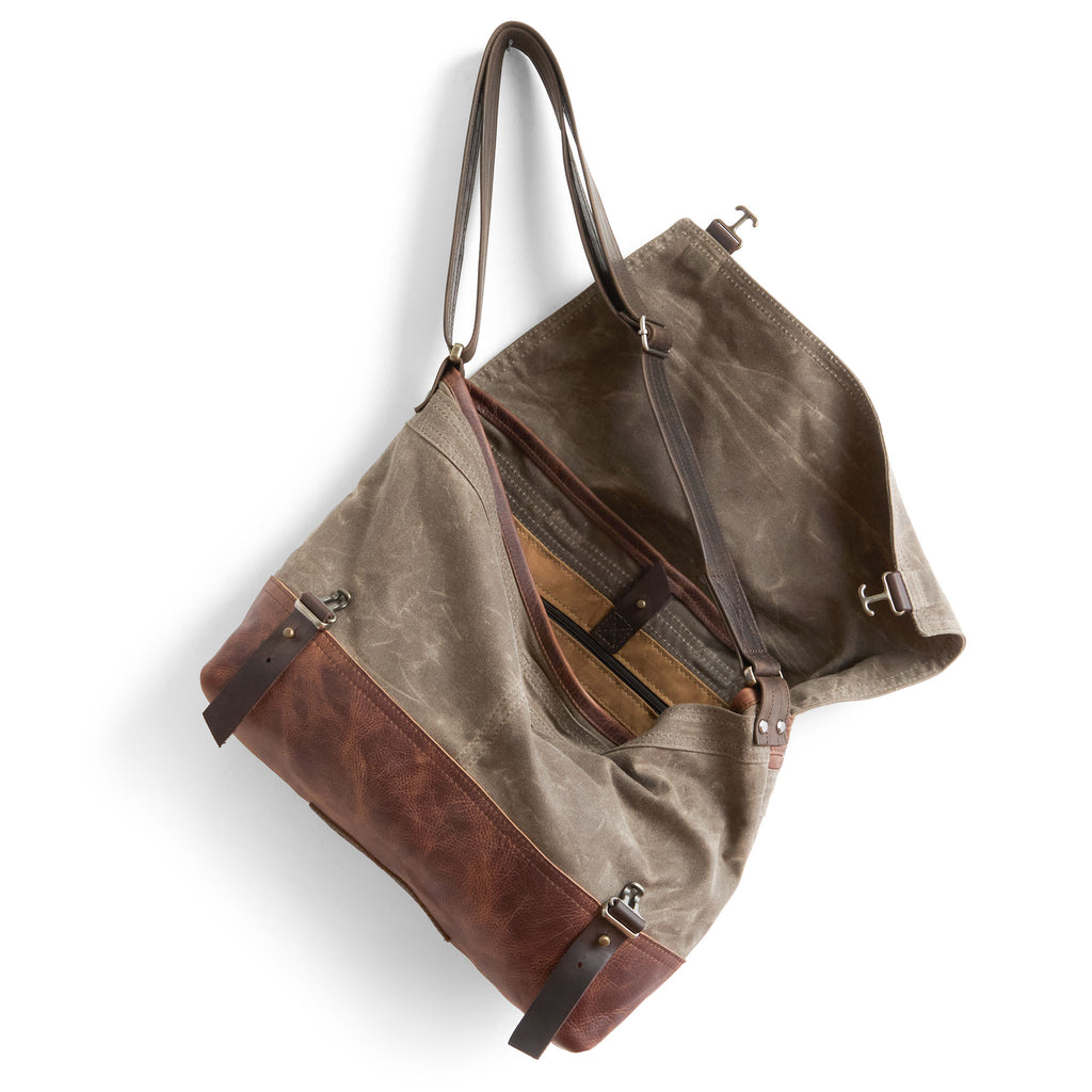 1909 large in dark oak canvas fuentes base, showcaisng interior 
