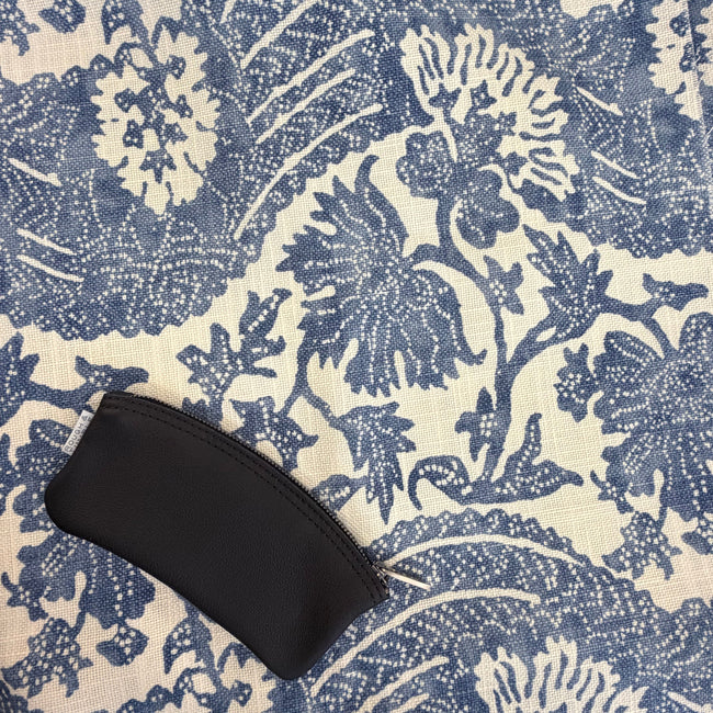 1901 blue waverly | swatch with stylo for size reference