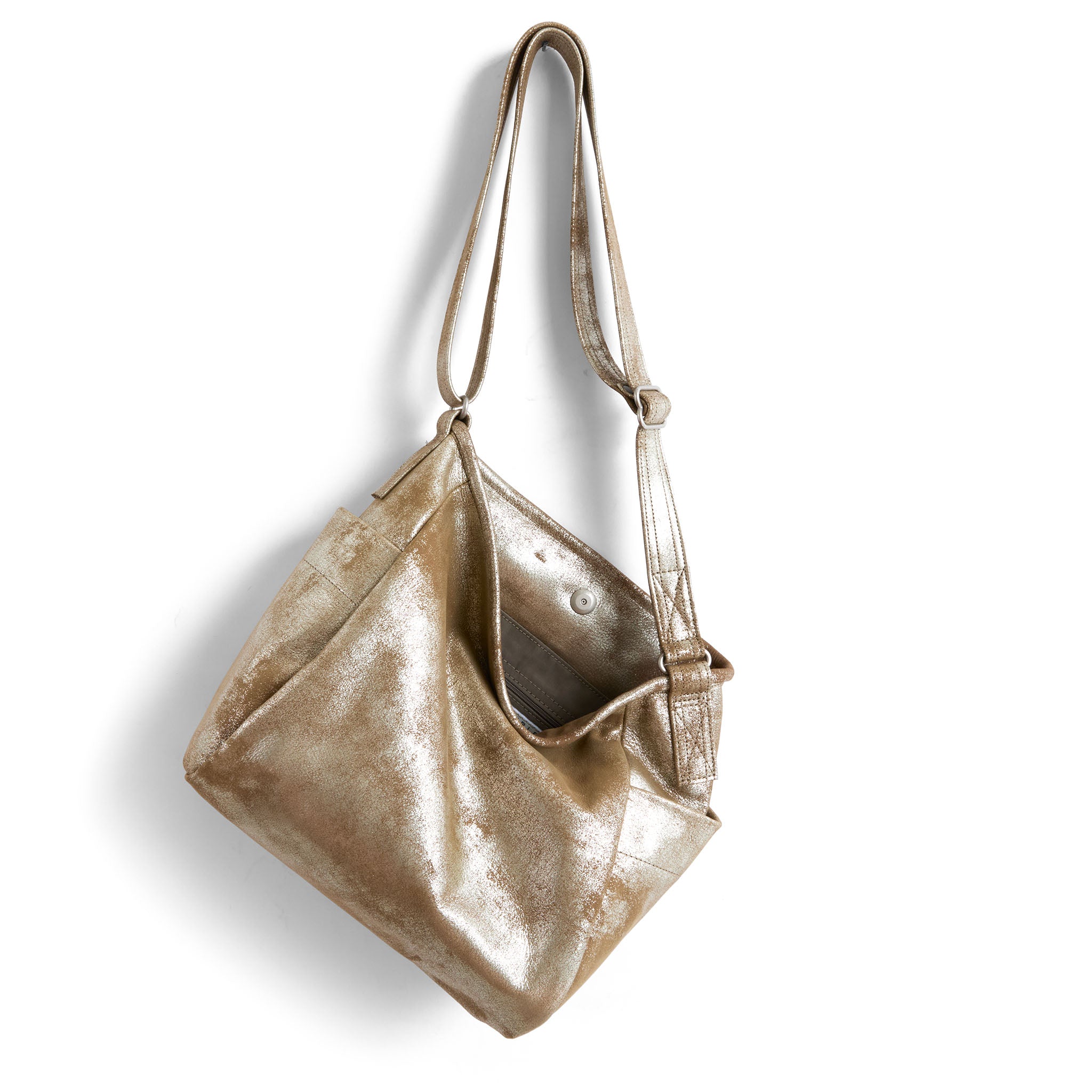 bucket in double gilded mink, showcasing interior essex lining