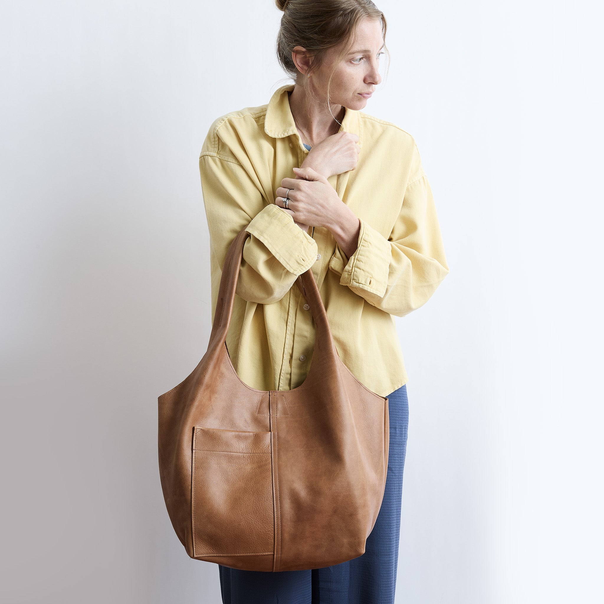 candid tote in premium saddle
