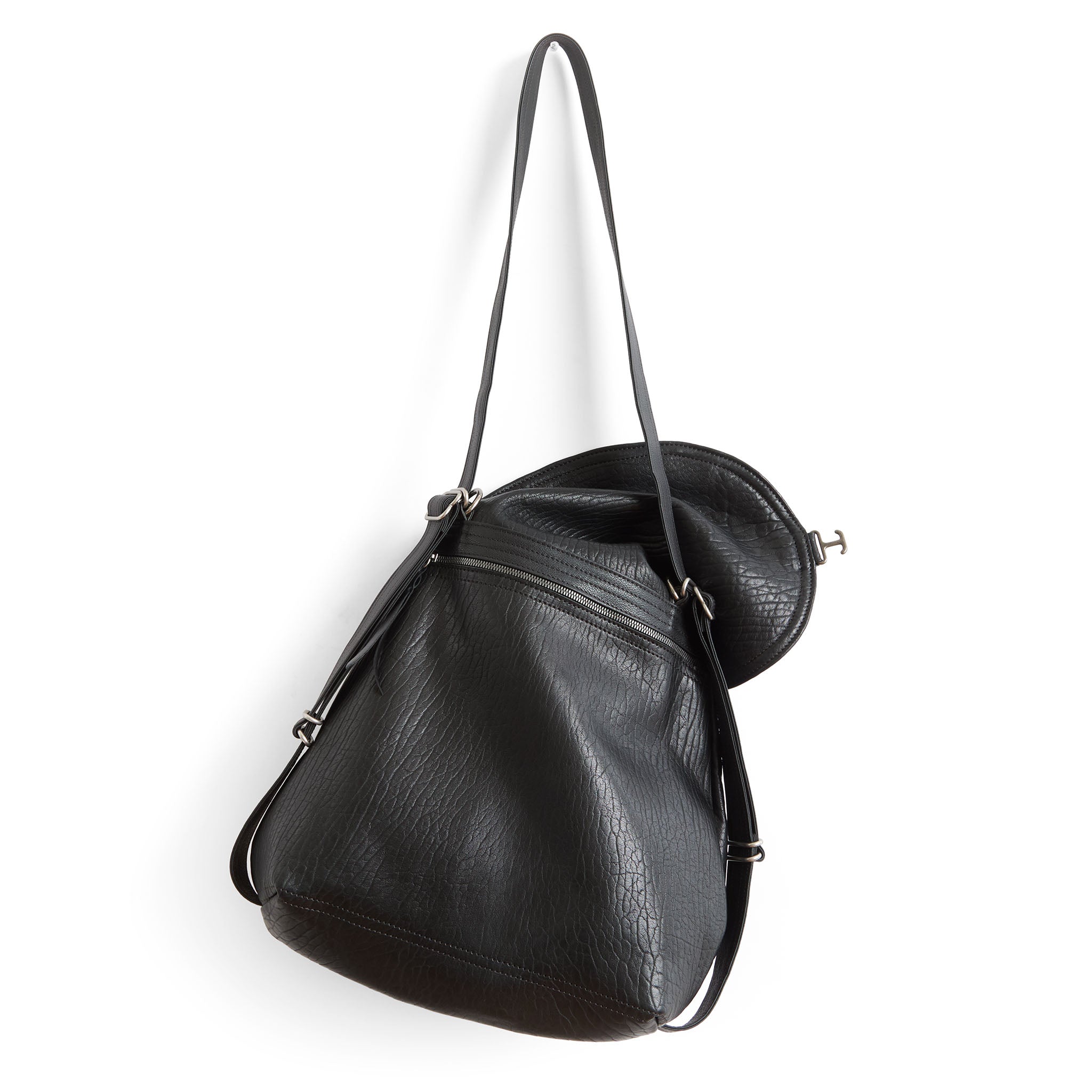 maxwell size large in black pebble, showcasing back zipper