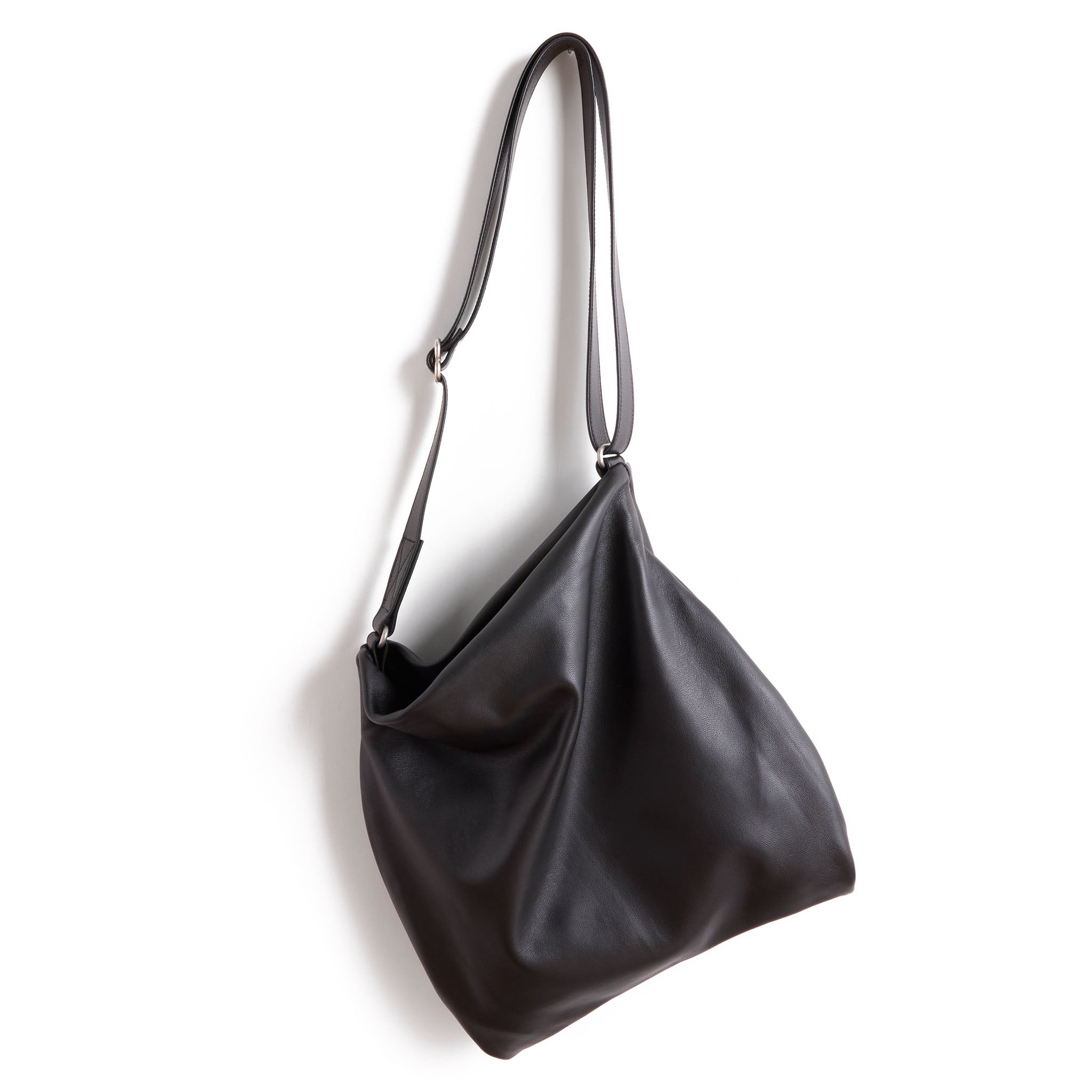 the olivia crossbody size small in plonge black