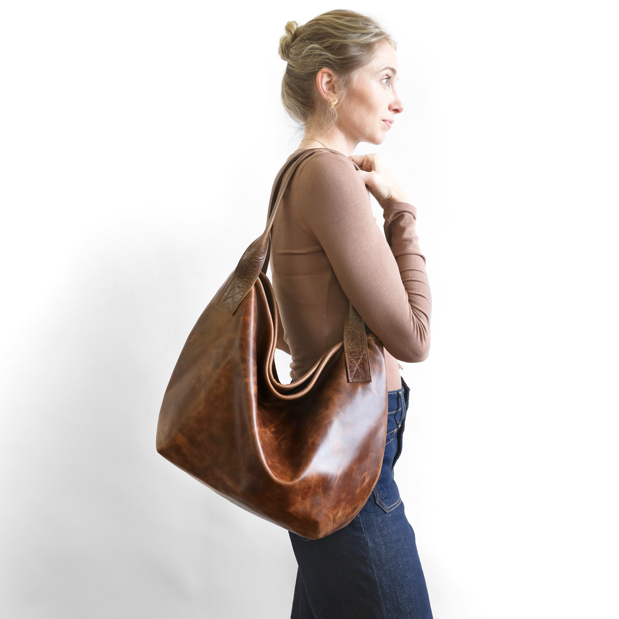 the tyler large in selkie and vintage brown