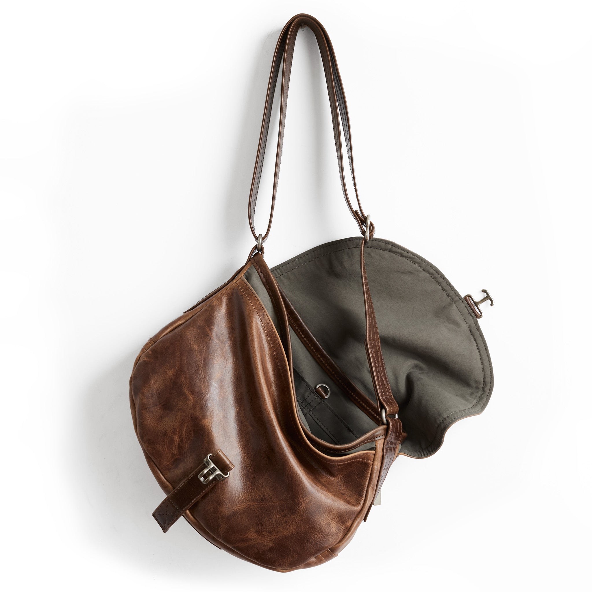 1903 e+w medium in selkie, showcasing interior slate lining