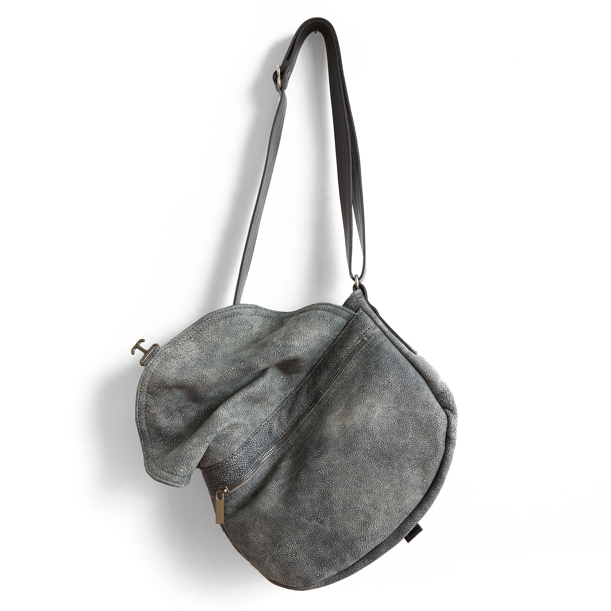1903 E+W in elephant ear, showcasing back zippered pocket