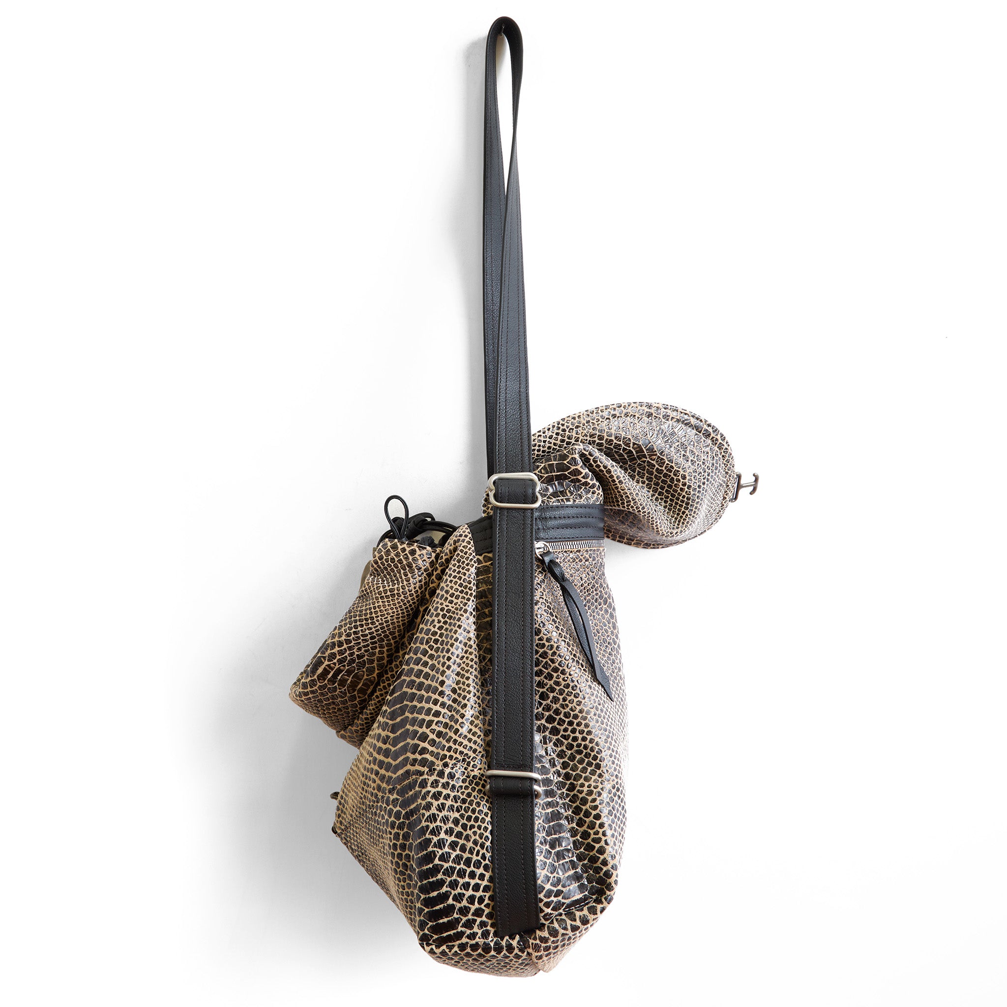 side view of medium 1904 in destroyed soft snake