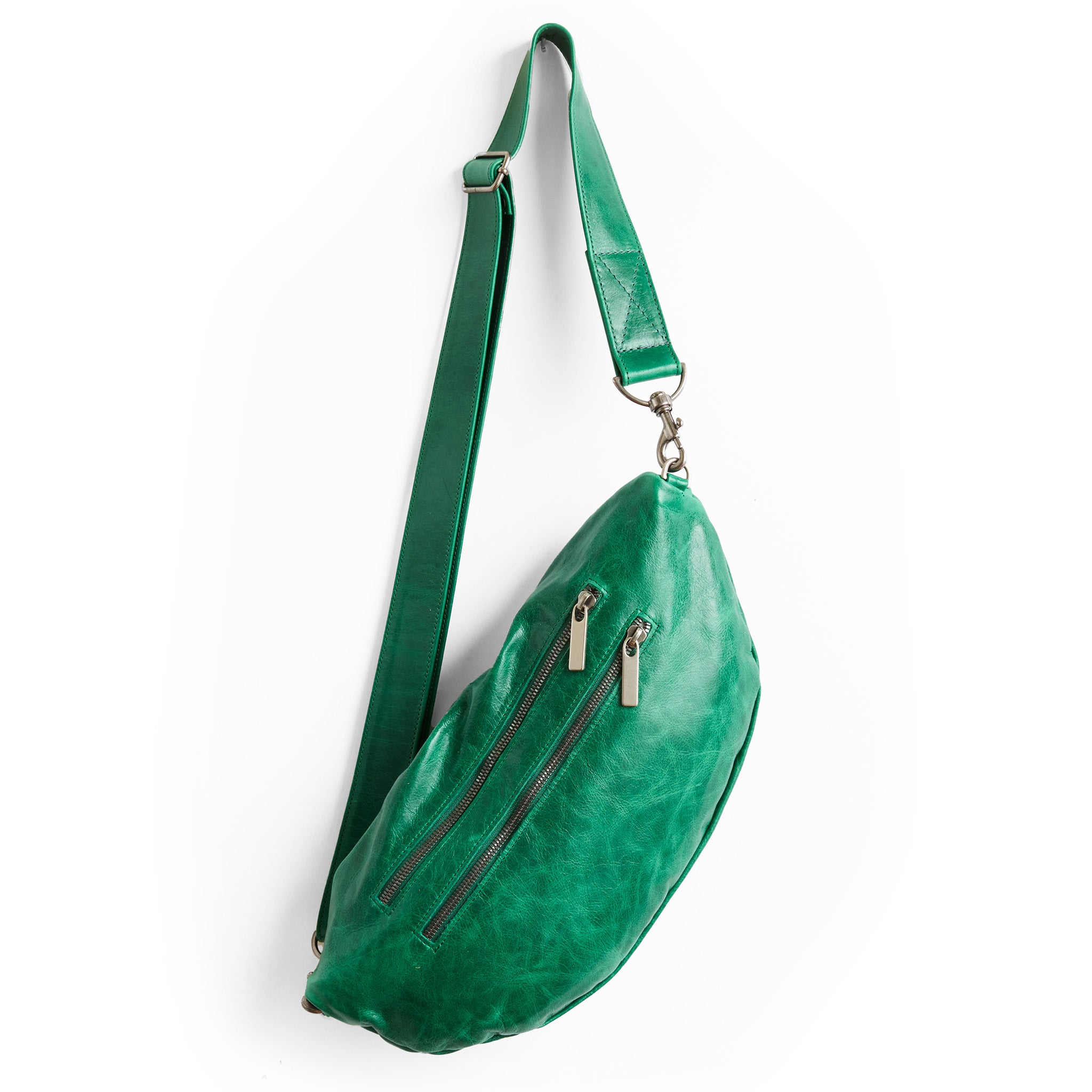 lissa in emerald, showcasing back zippered pockets