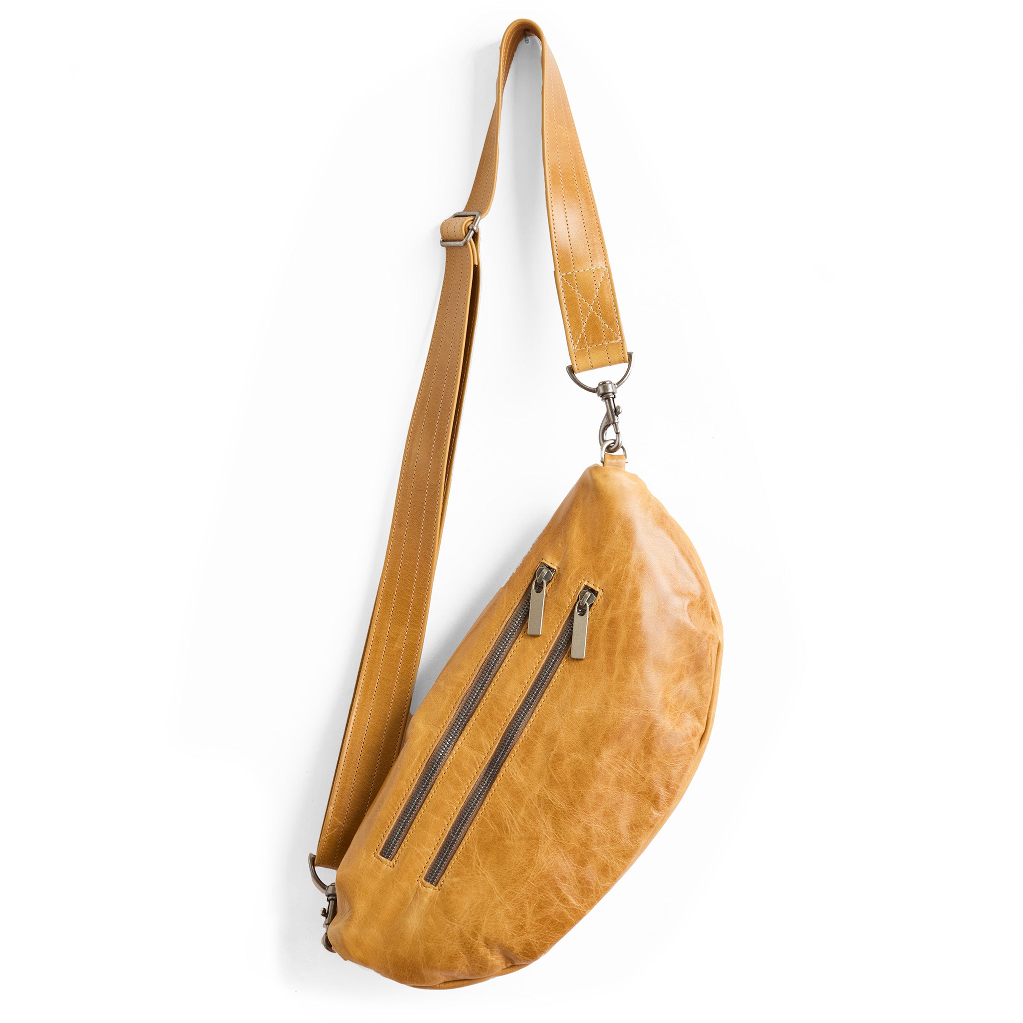 lissa in goldenrod, showcasing back zippered pockets