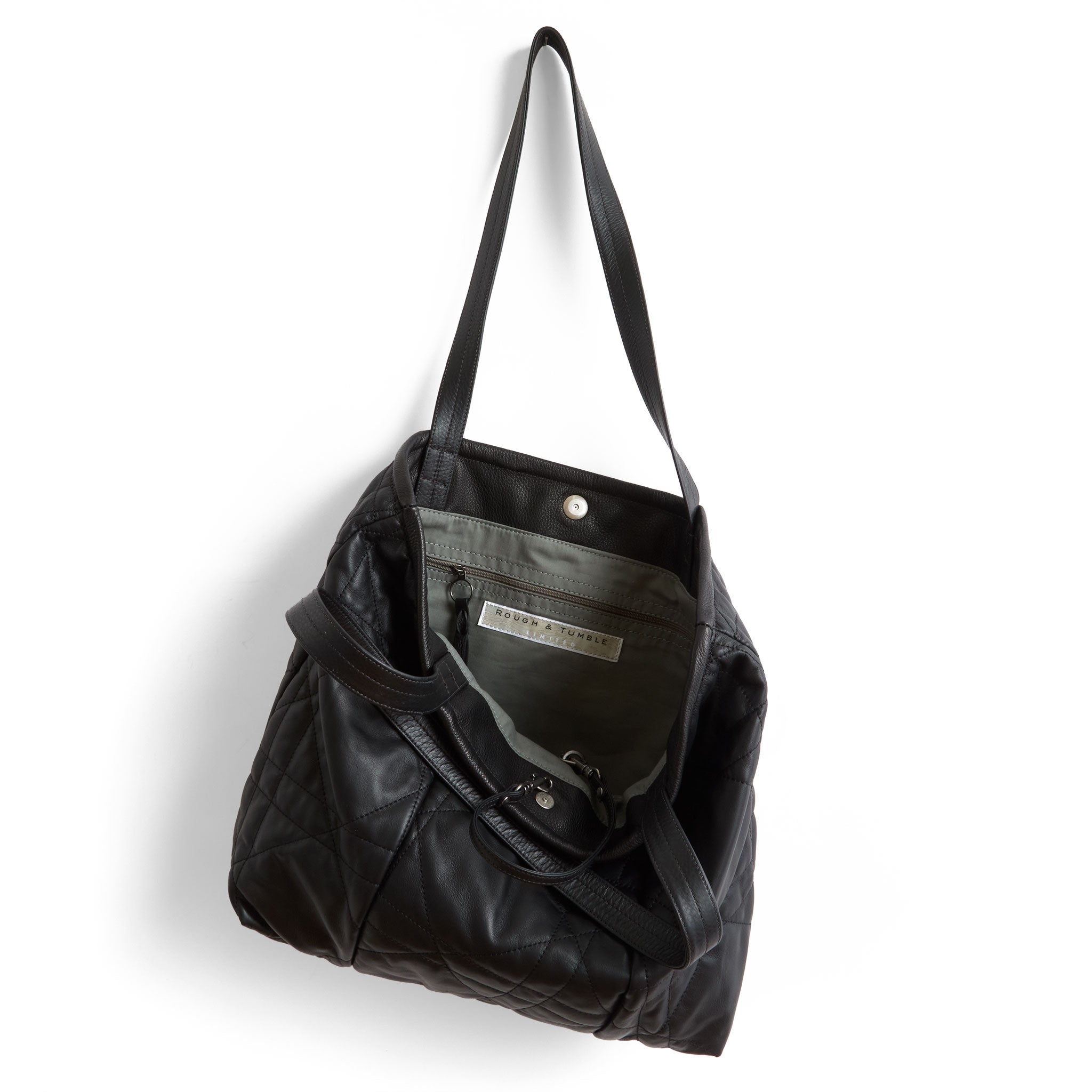 asher size large in quilted pashi black, showcasing interior cinder lining and zippered pocket