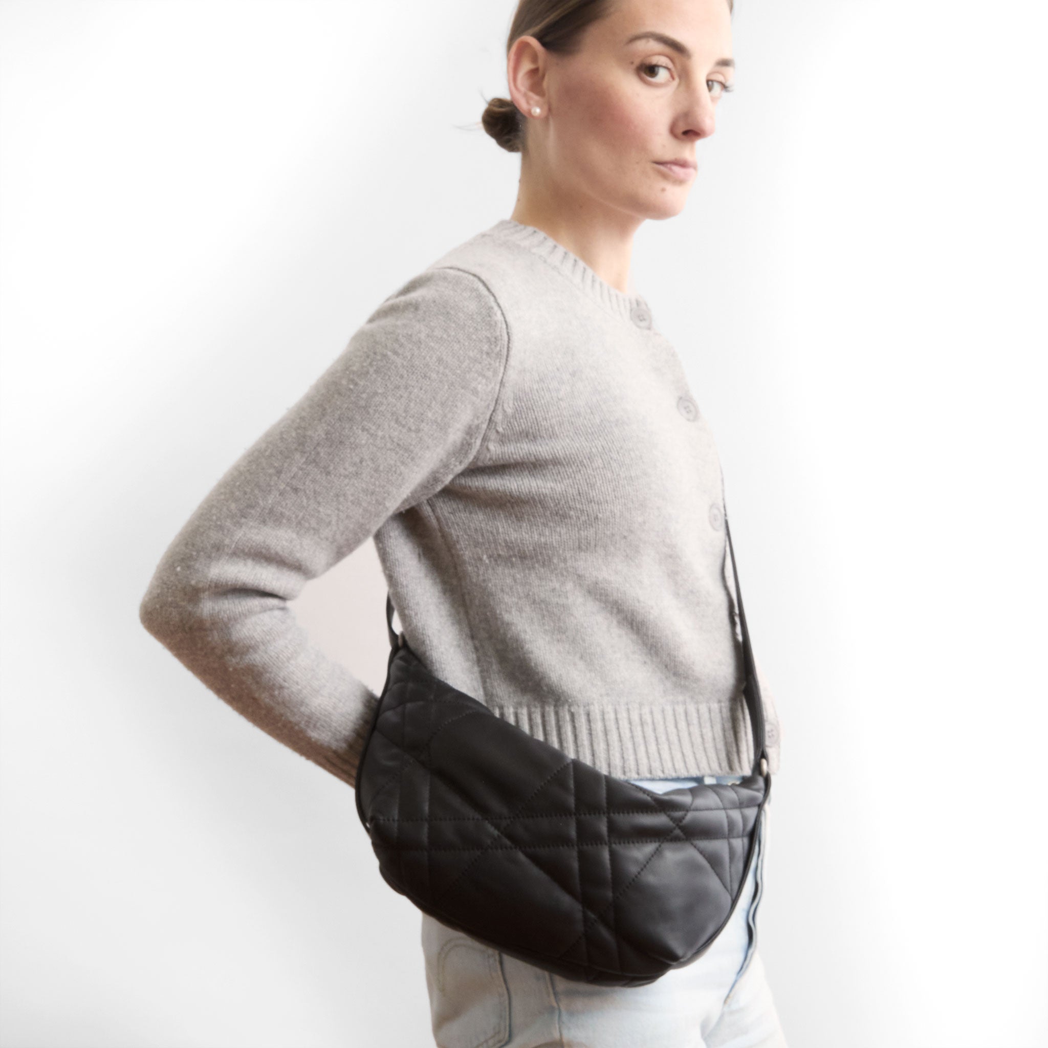 model wearing the cooper in quilted pashi black