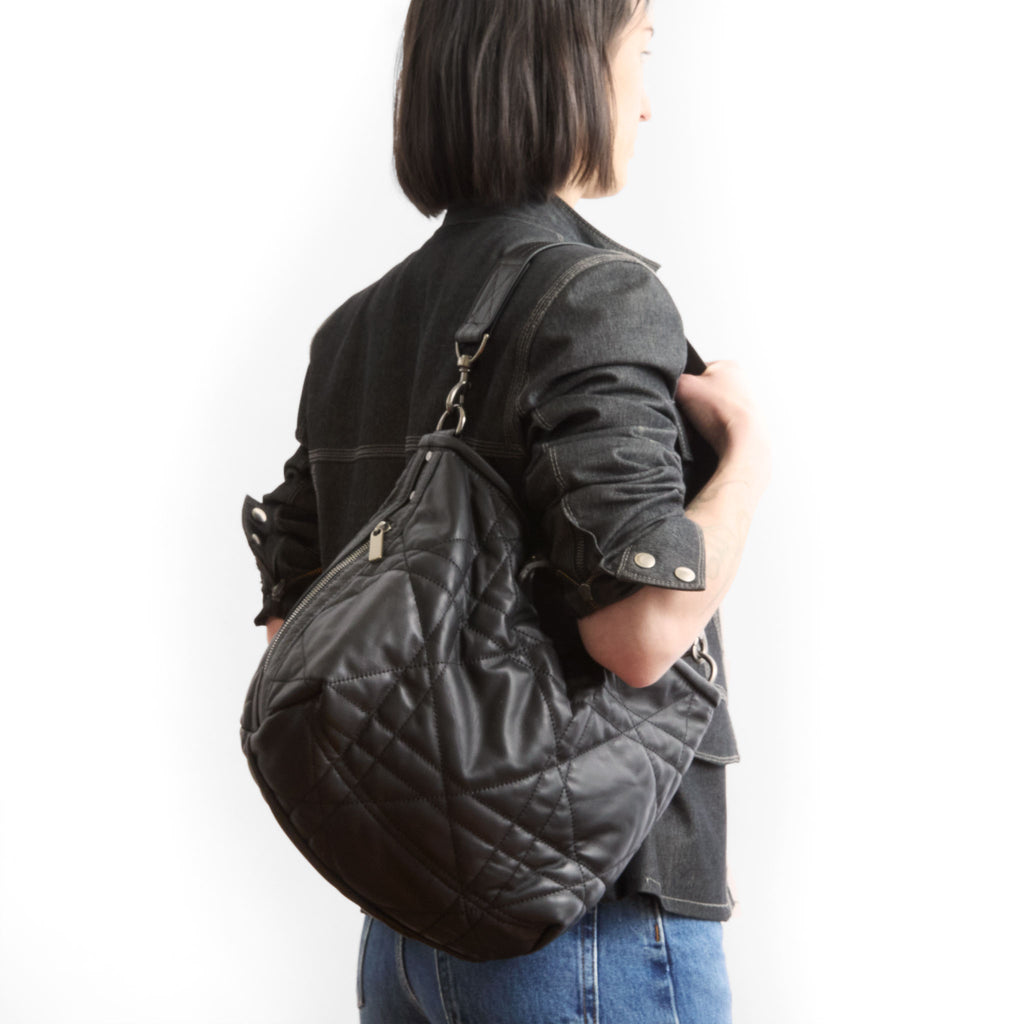 model wearing the boho e+w dz in quilted pashi black, size medium 
