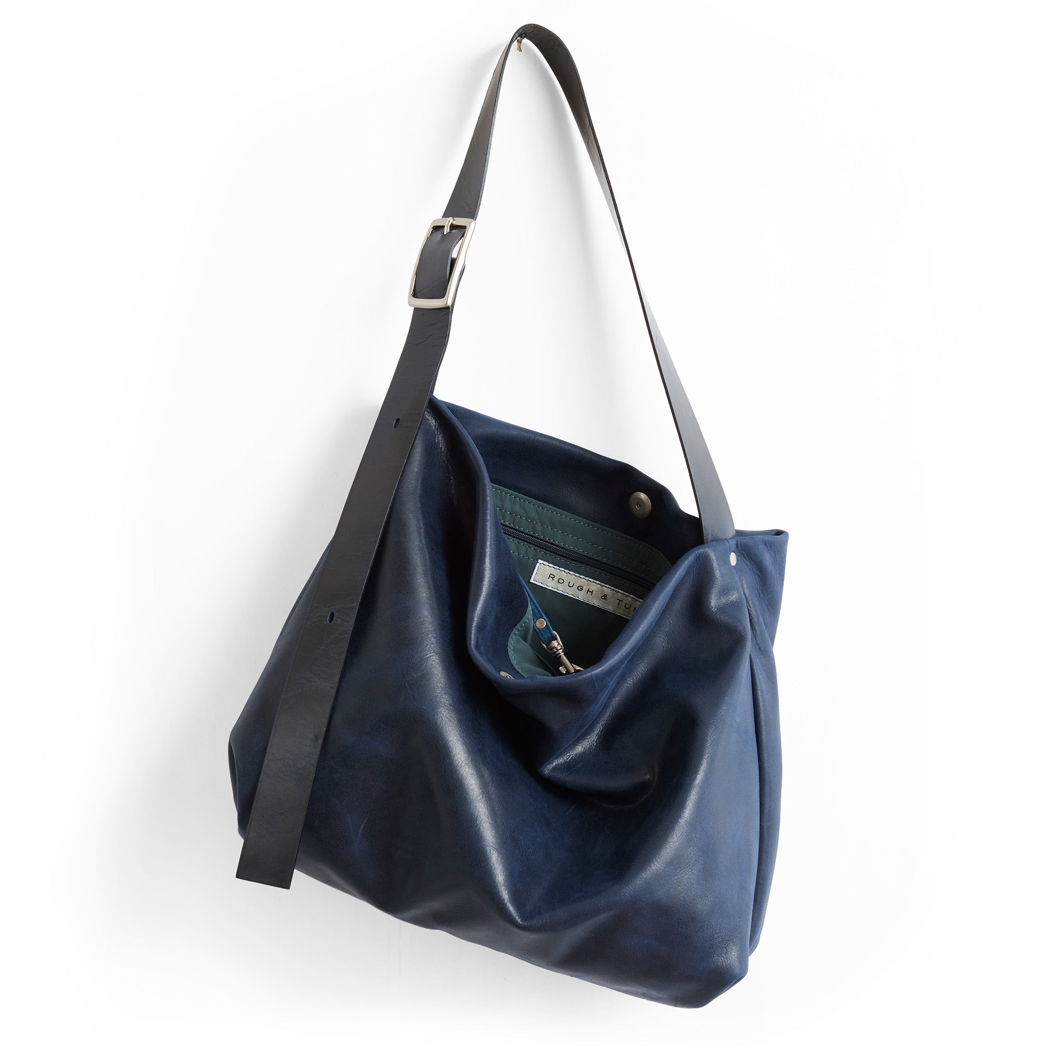 large central boho in sailboat, showcasing interior canada blue lining