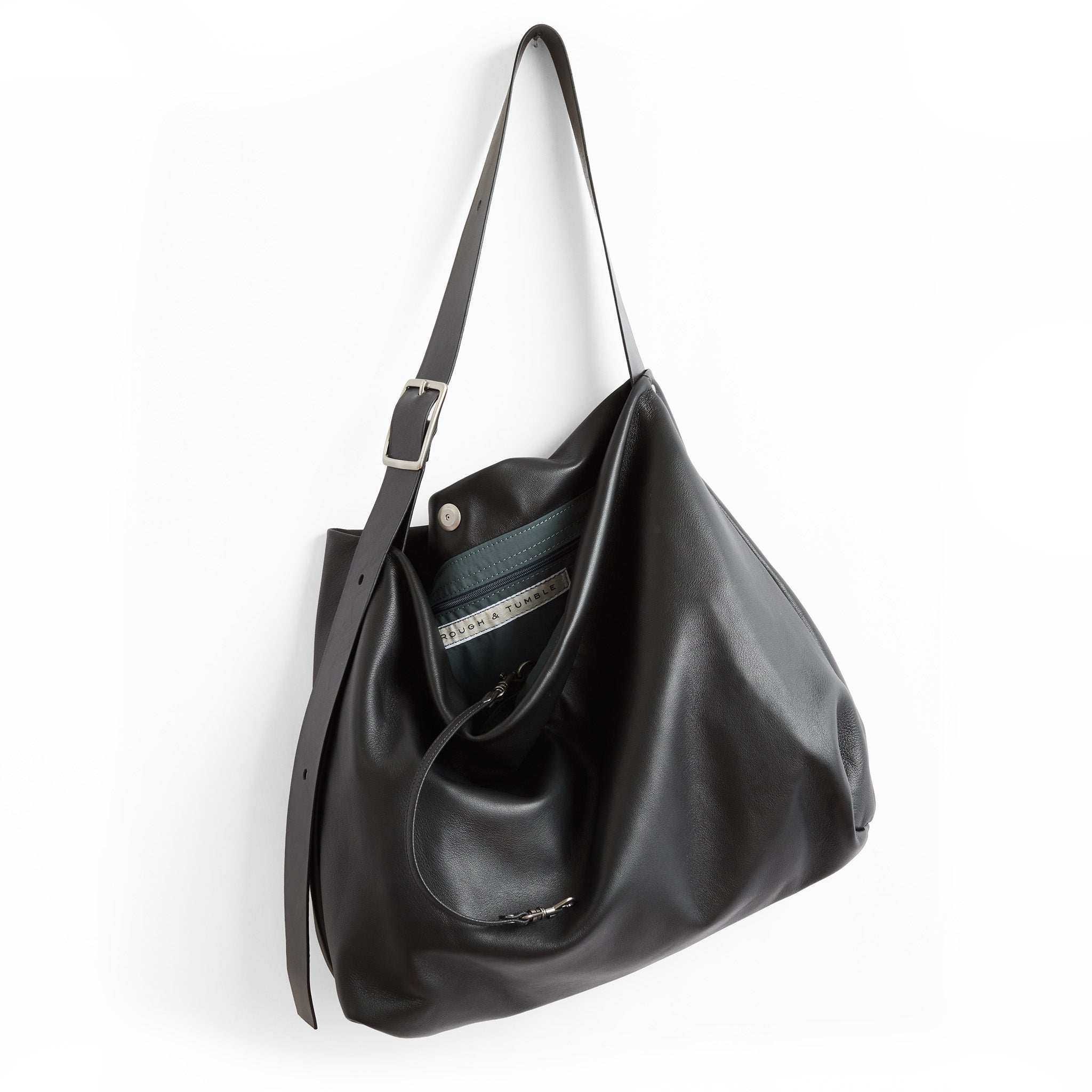 XL central boho in plonge black, showcasing interior canada blue lining