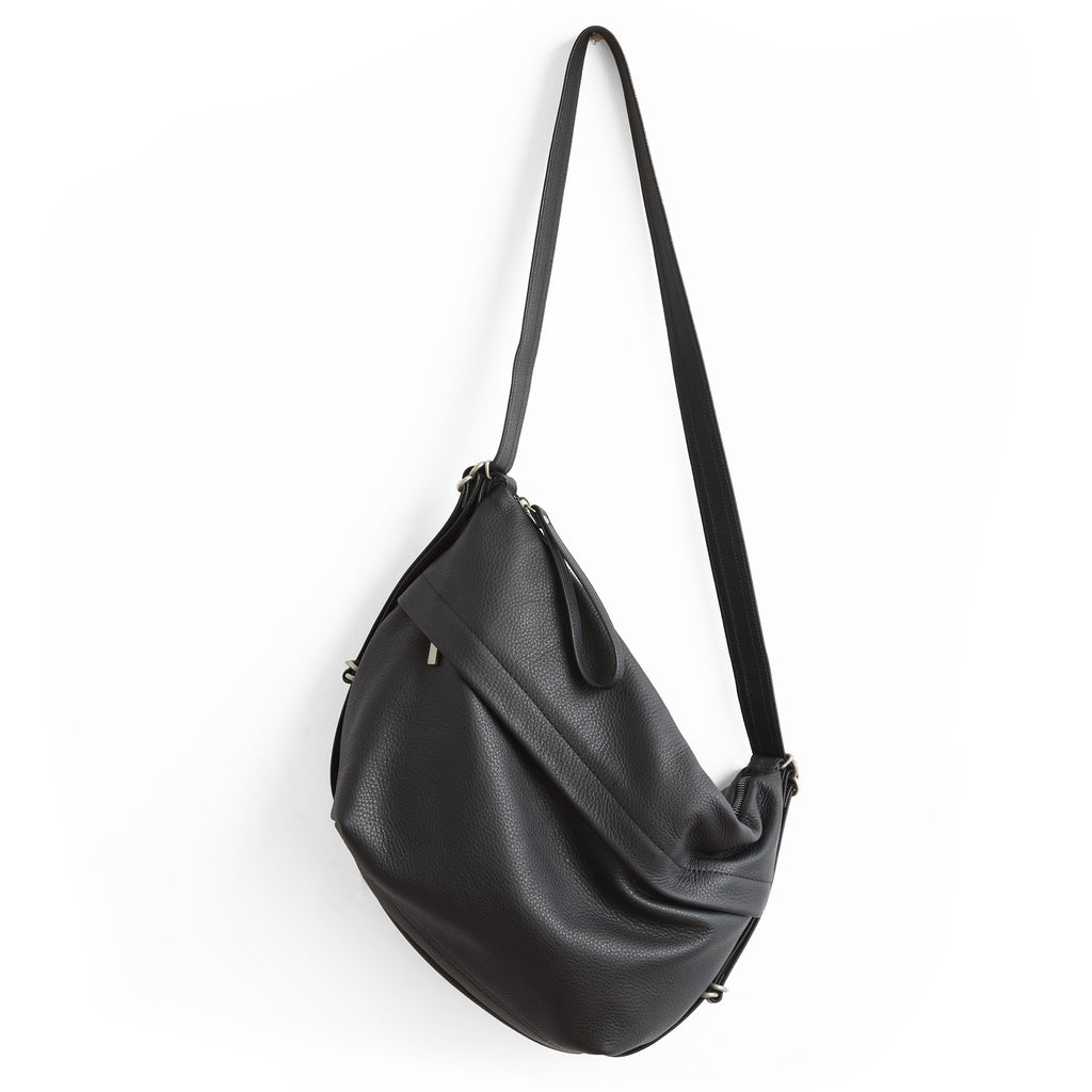 duffel single zip in honed black