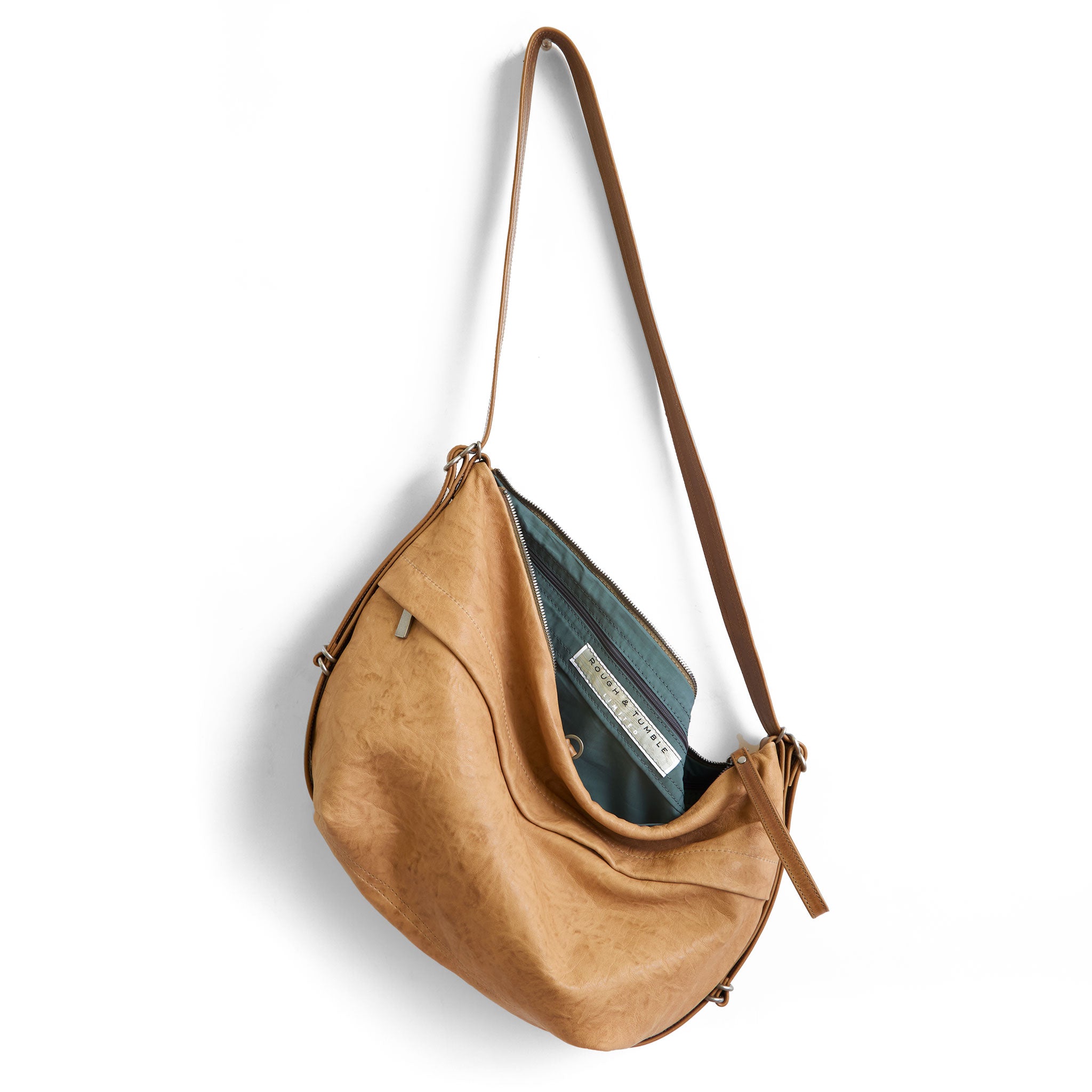 duffel single zip in flight vachetta, showcasing o'keeffe lining