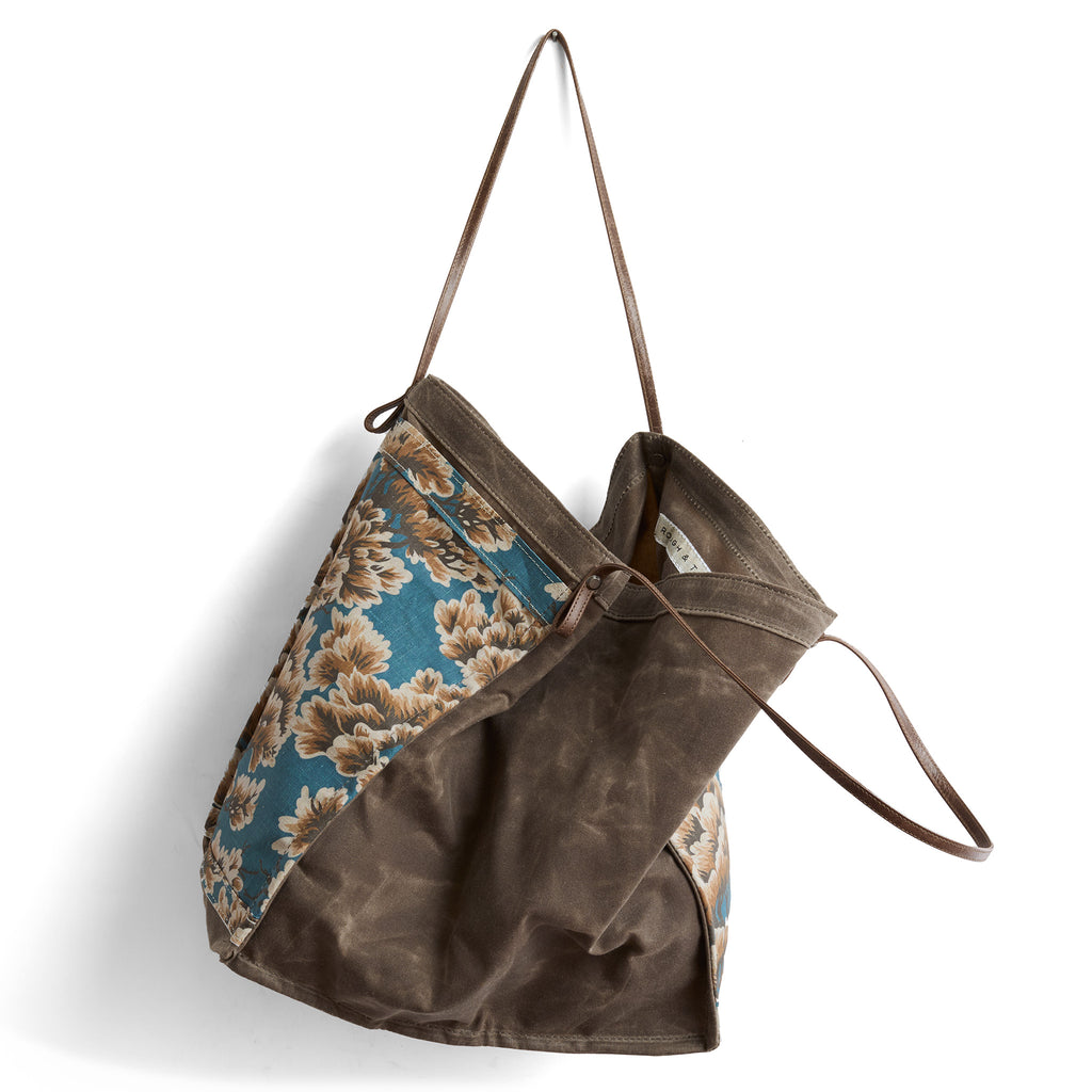 umii blue + dark oak waxed canvas | farmers market tote in dark oak waxed canvas + umi blue pockets