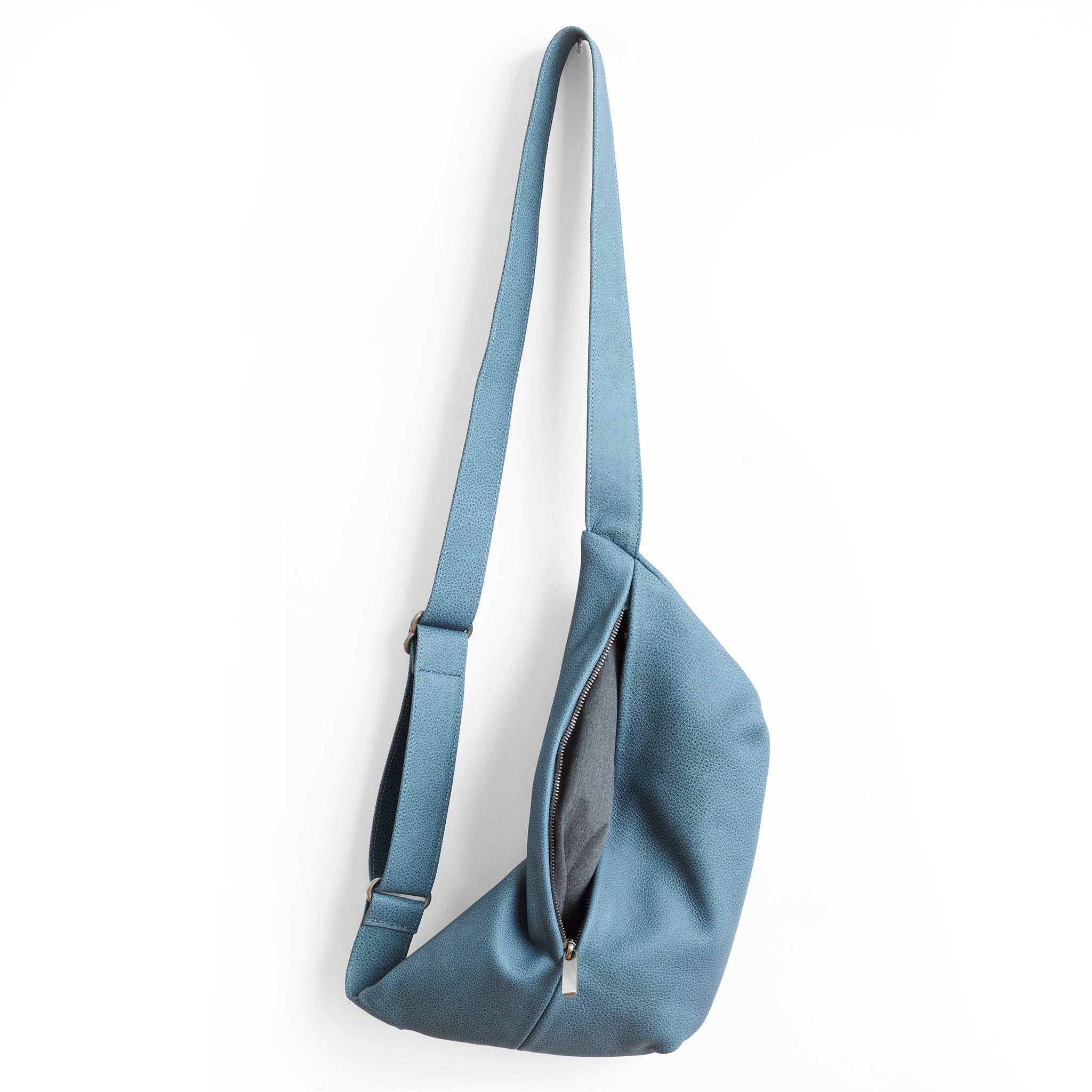 gallery sling in beach blue