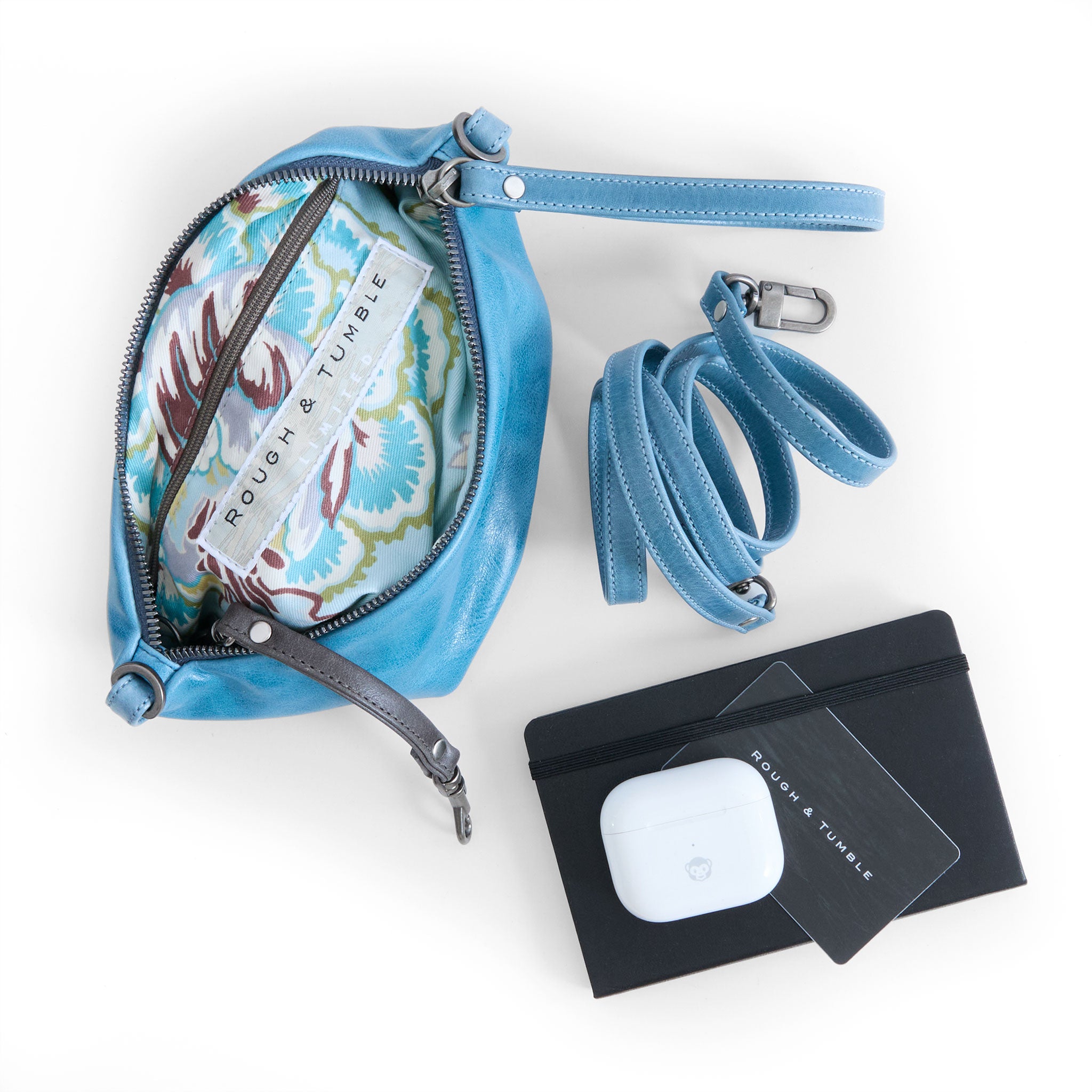 small pinched bottom traveler in bayou, showcasing interior john's island lining