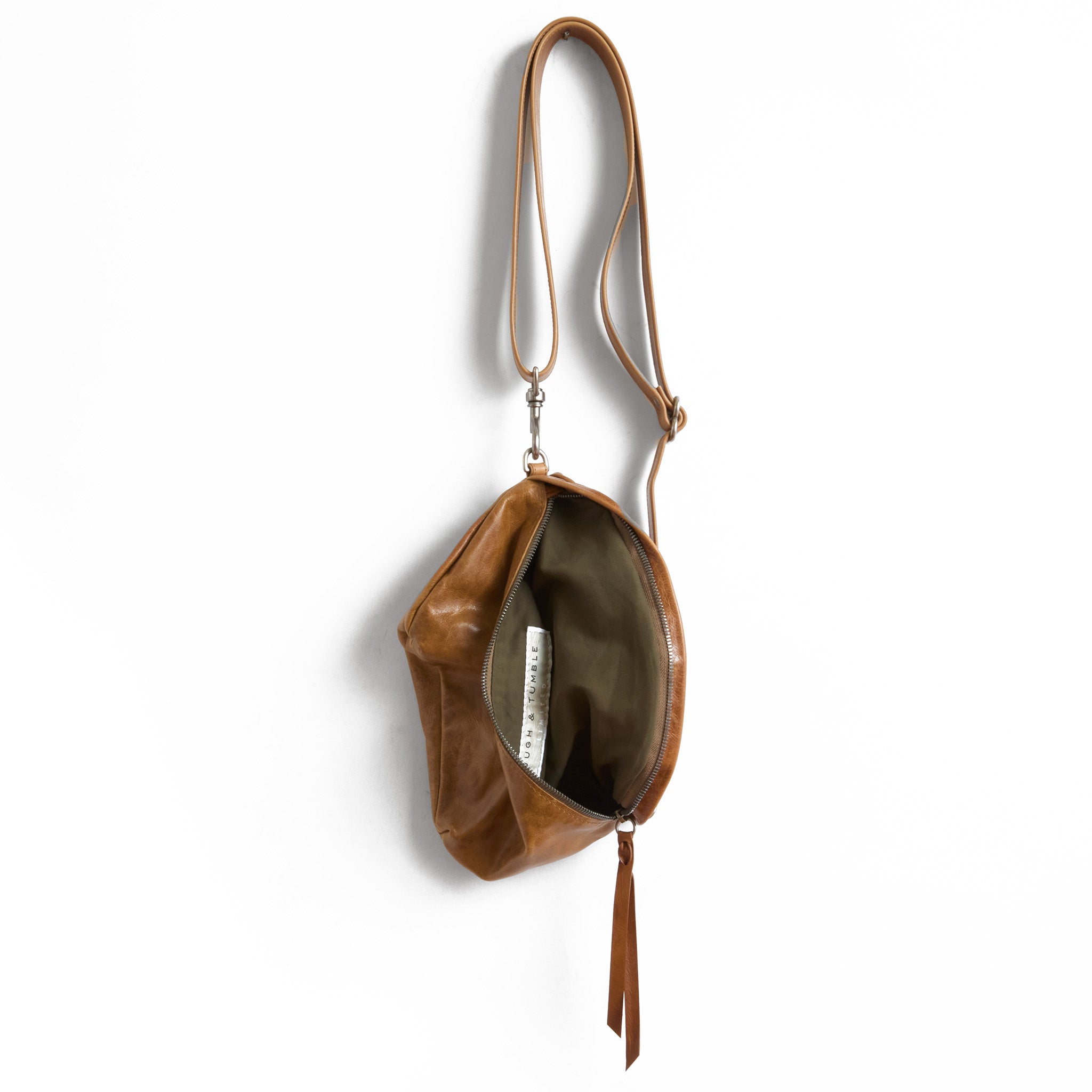 pia in light saddle, showcasing interior kelp lining