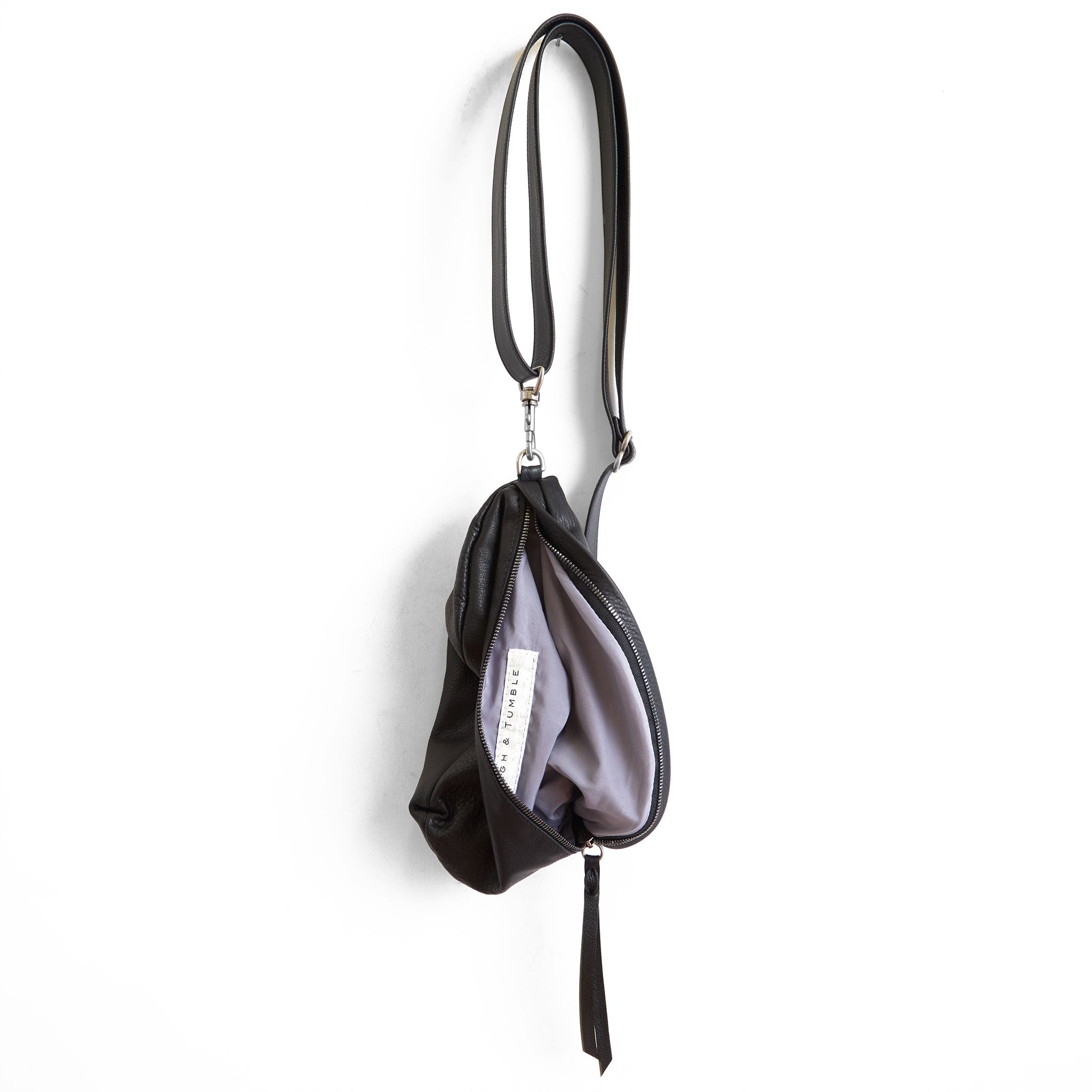 pia in nero, showcasing lupine lining