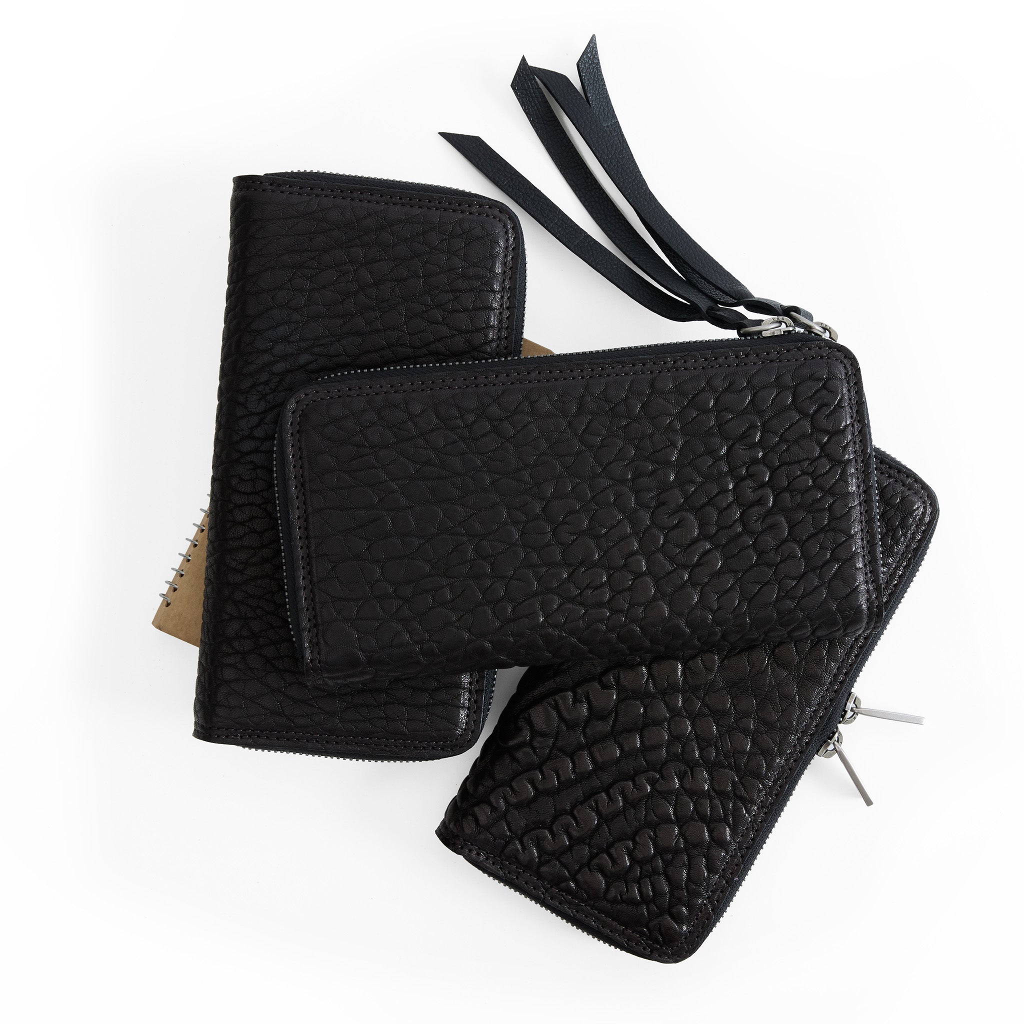 wallet in black pebble