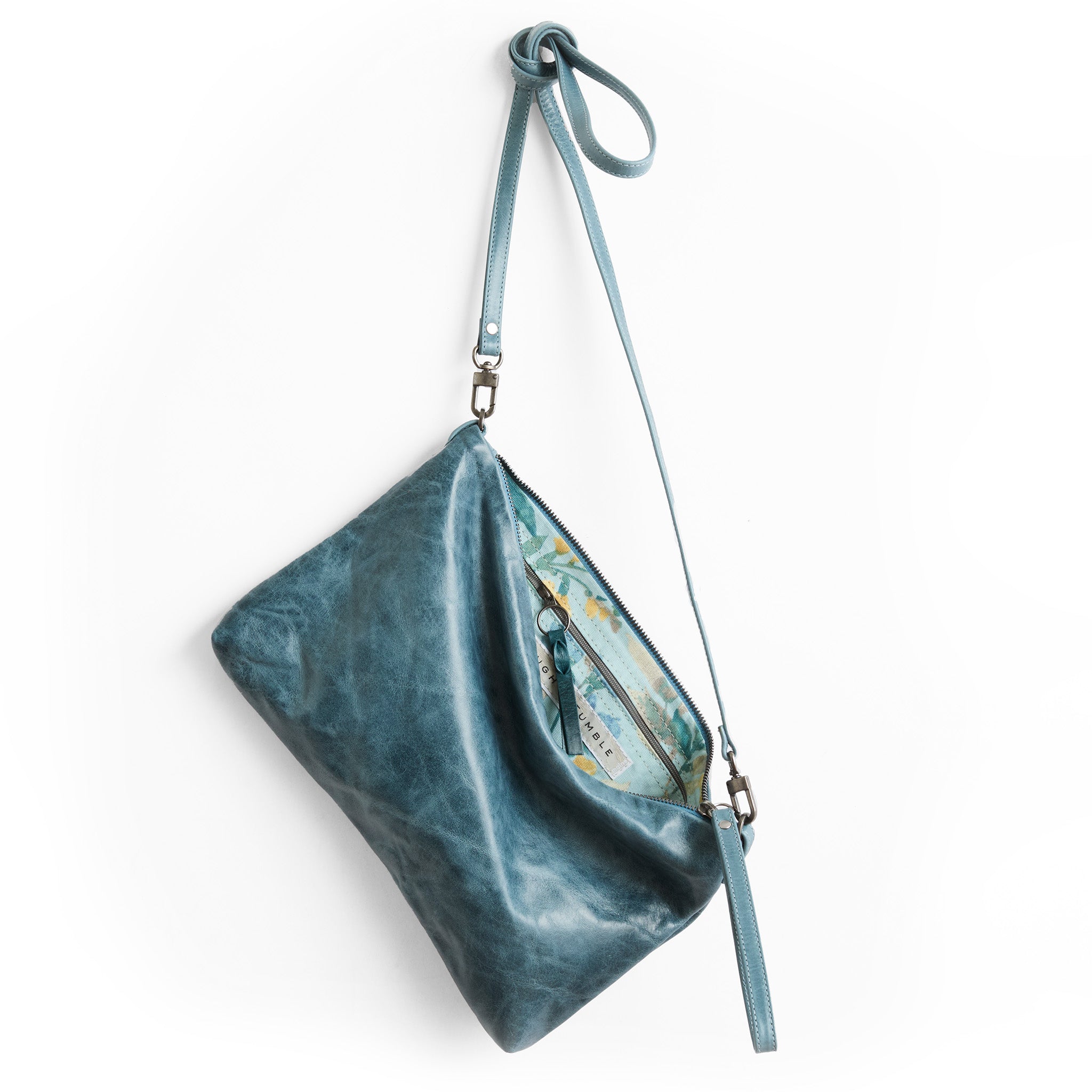 traveler in camden, showcasing interior lake lining