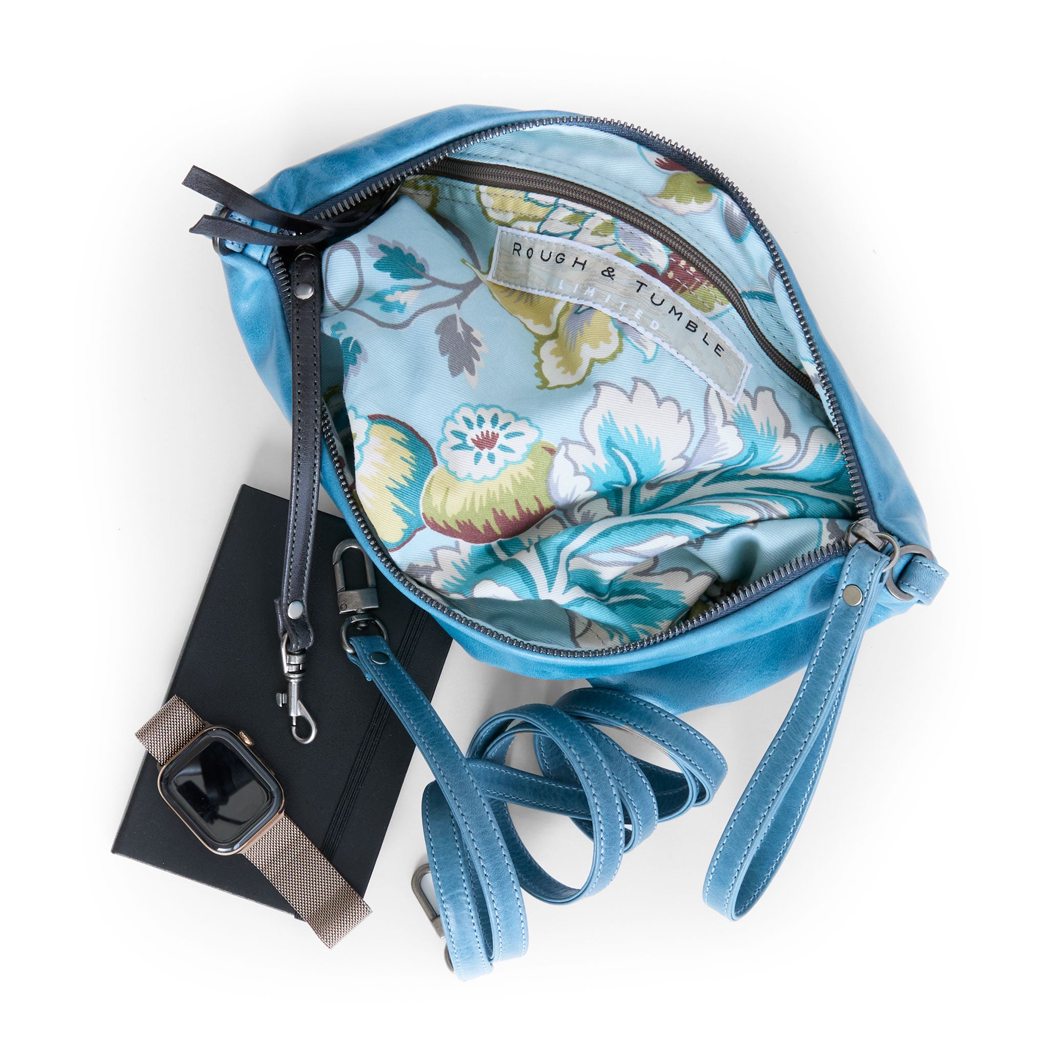 traveler in bayou showcasing interior john's island lining