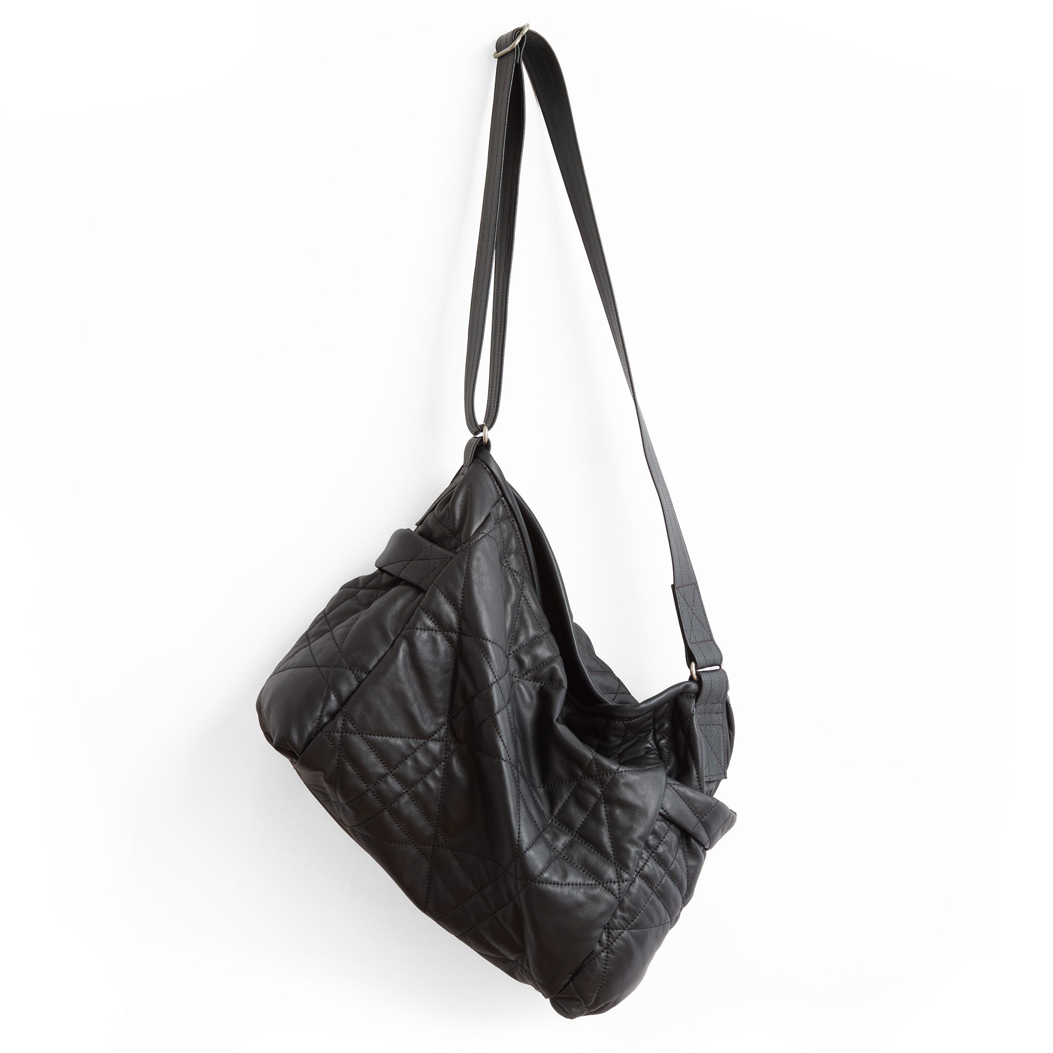 large tulip in quilted pashi black