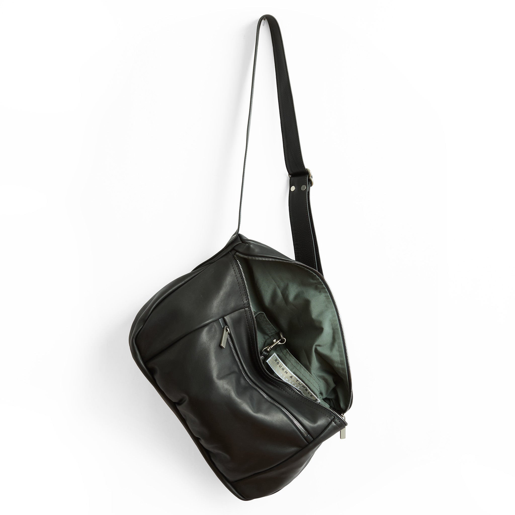 large winni in naked black